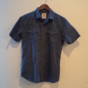 Levi's Button Up Shirt / Size Small